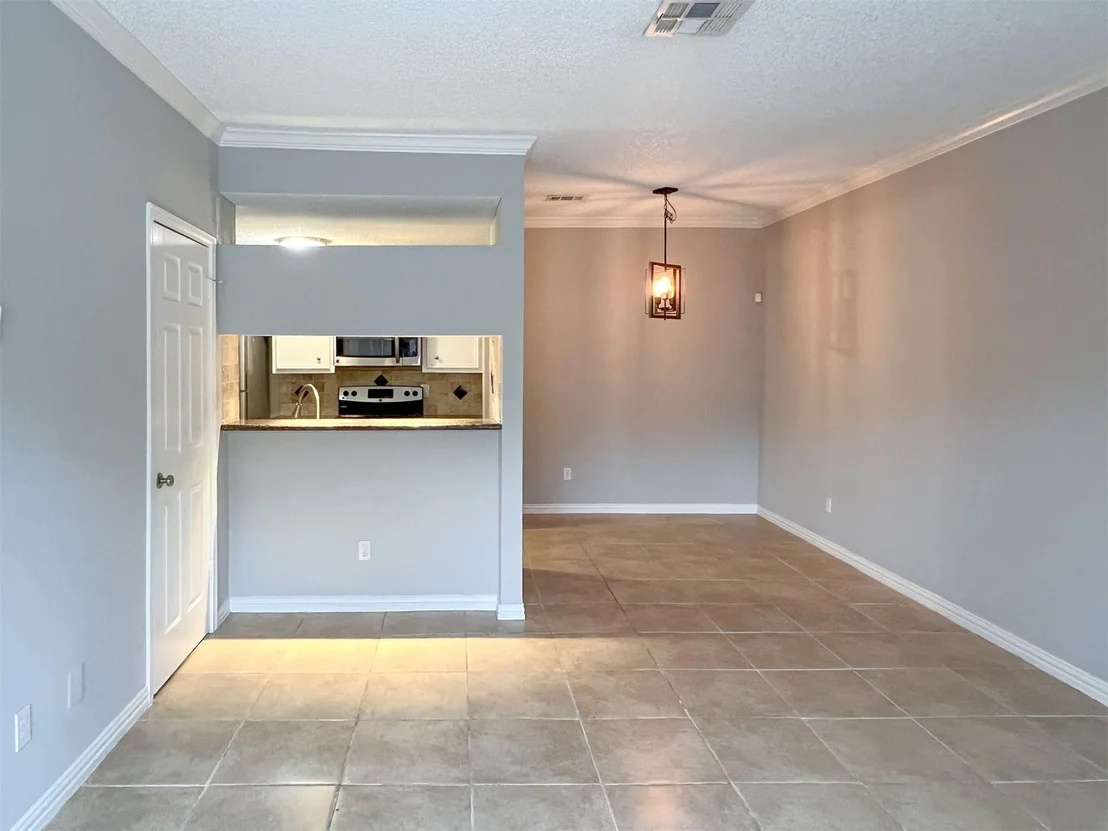 Photo of Unit 21 at 2125 Augusta Drive