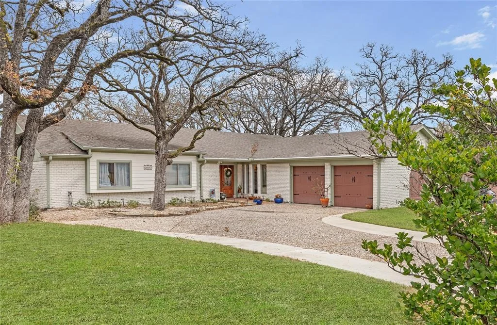 Photo of 2407 Quail Hollow Drive
