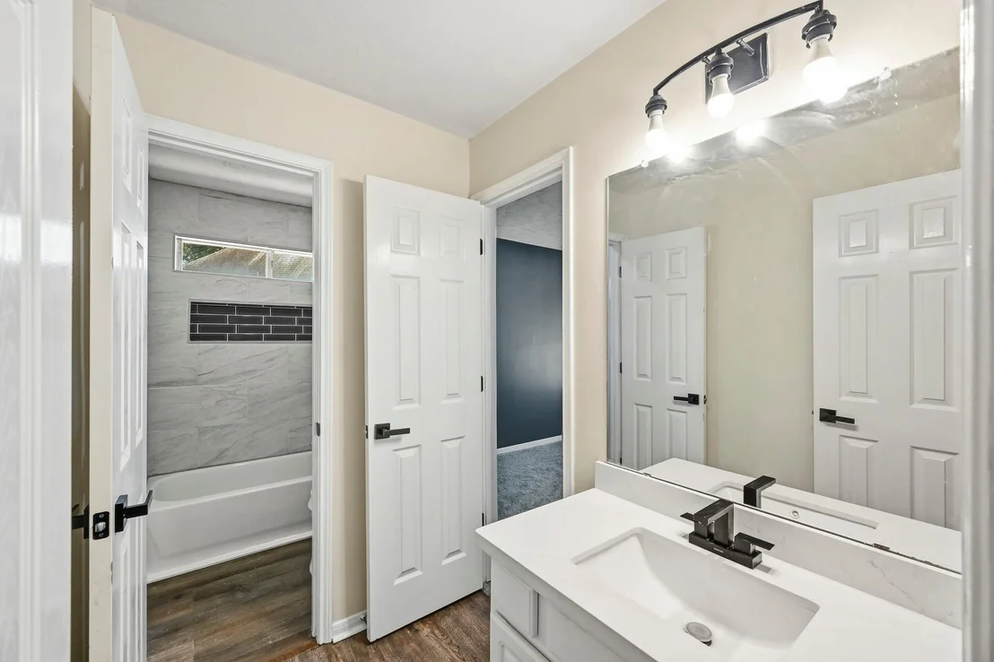 Photo of 215 Crabapple Drive