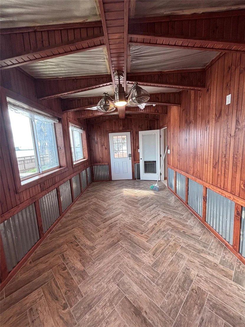 Photo of 1001 Harbor Lane