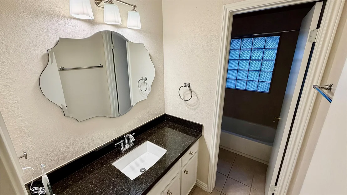 Photo of 98 E Mistybreeze Circle