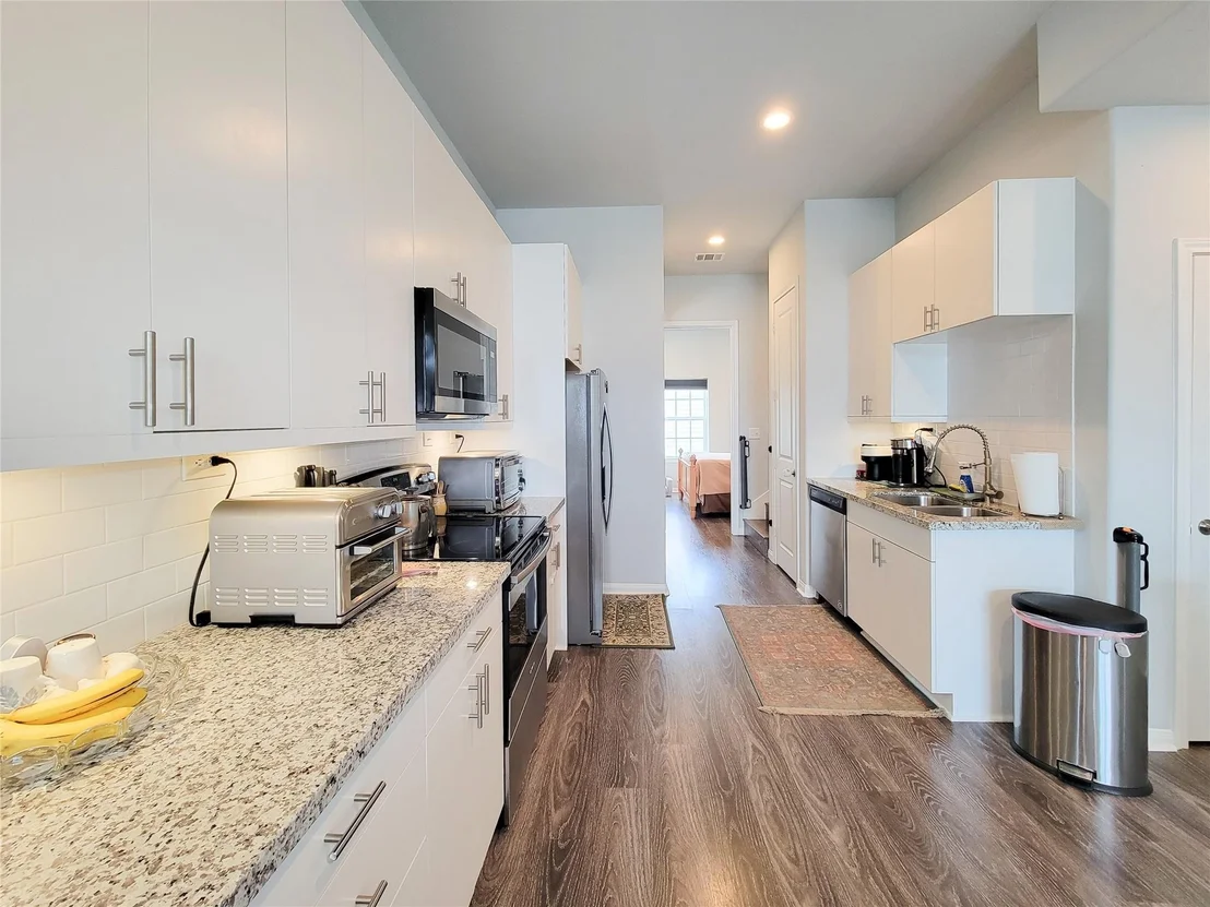 Photo of 18841 Elegance Avenue