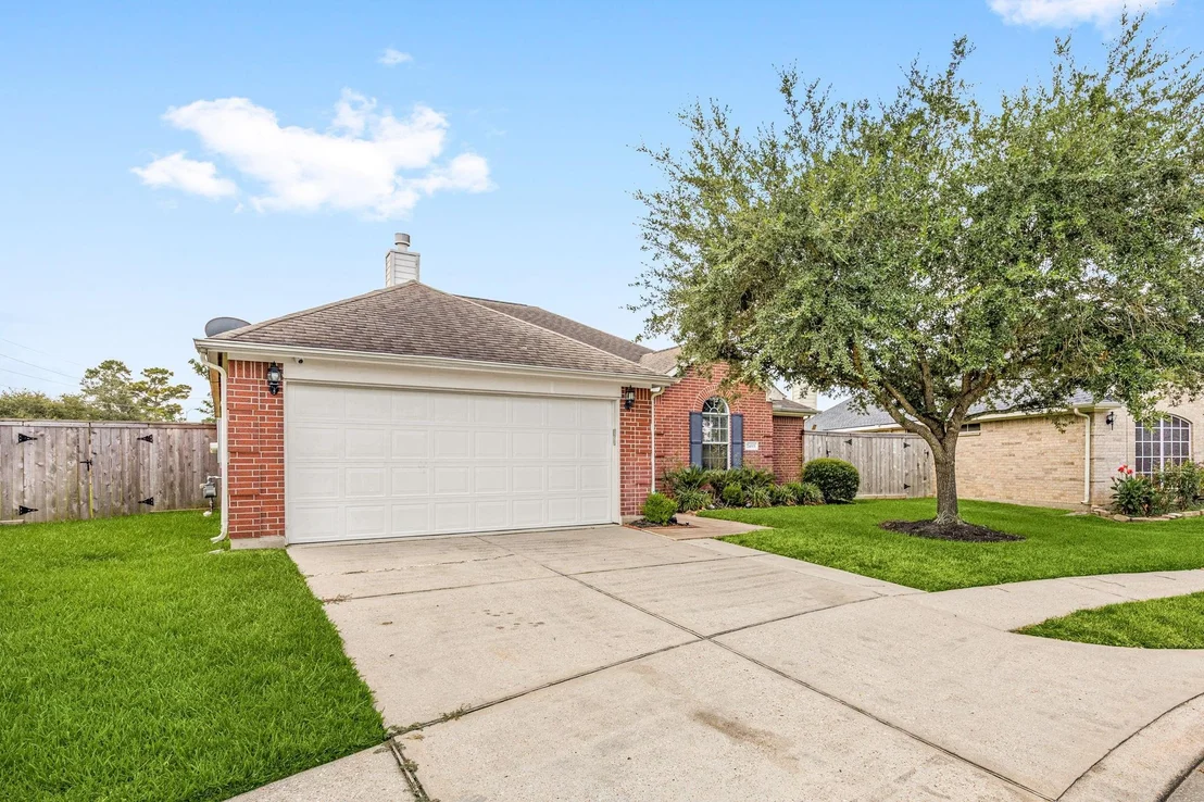 Photo of 24003 Lestergate Drive