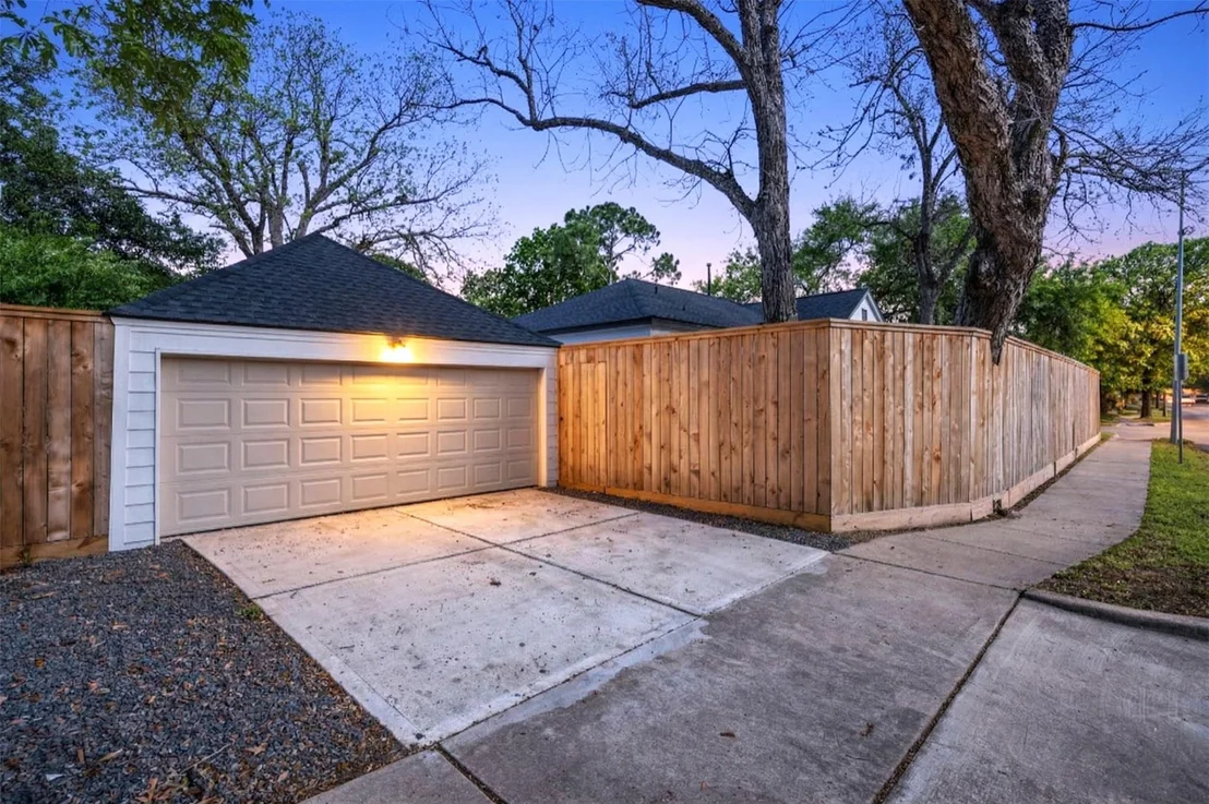 Photo of 2538 Southgate Boulevard
