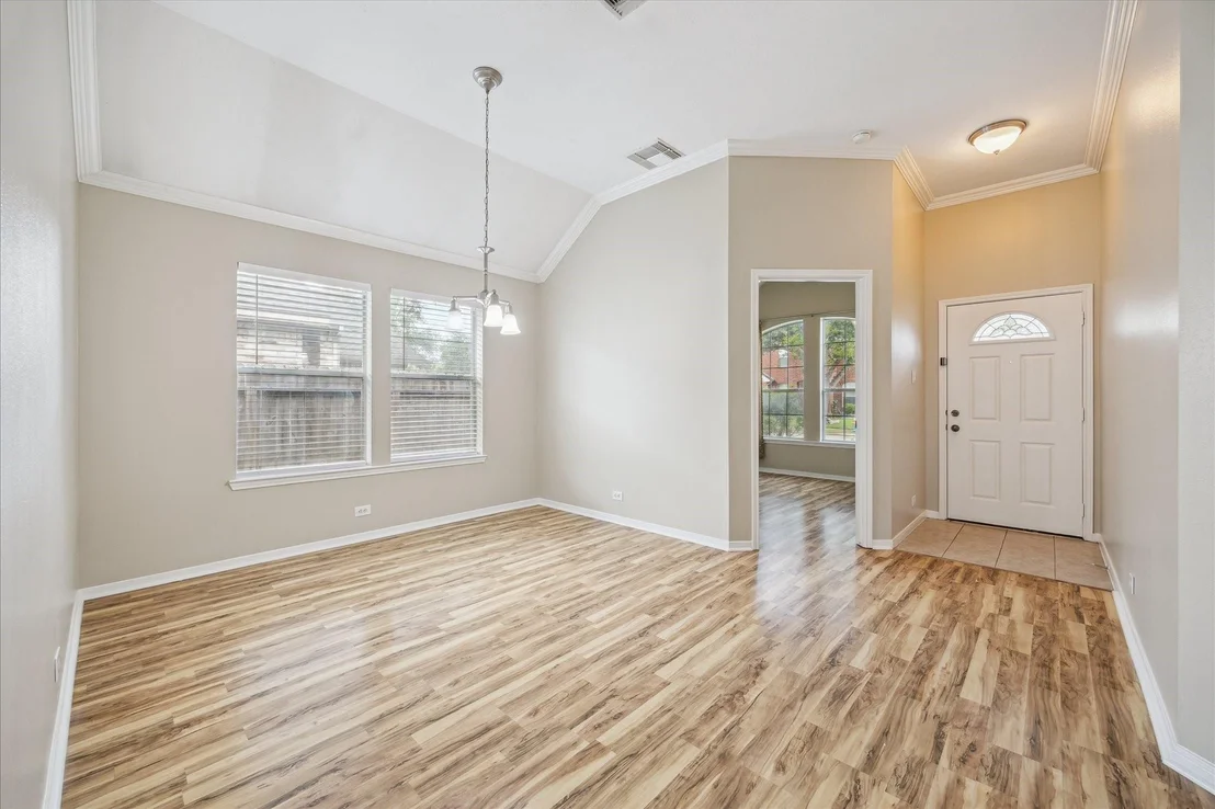 Photo of 2708 Courtyard Lane