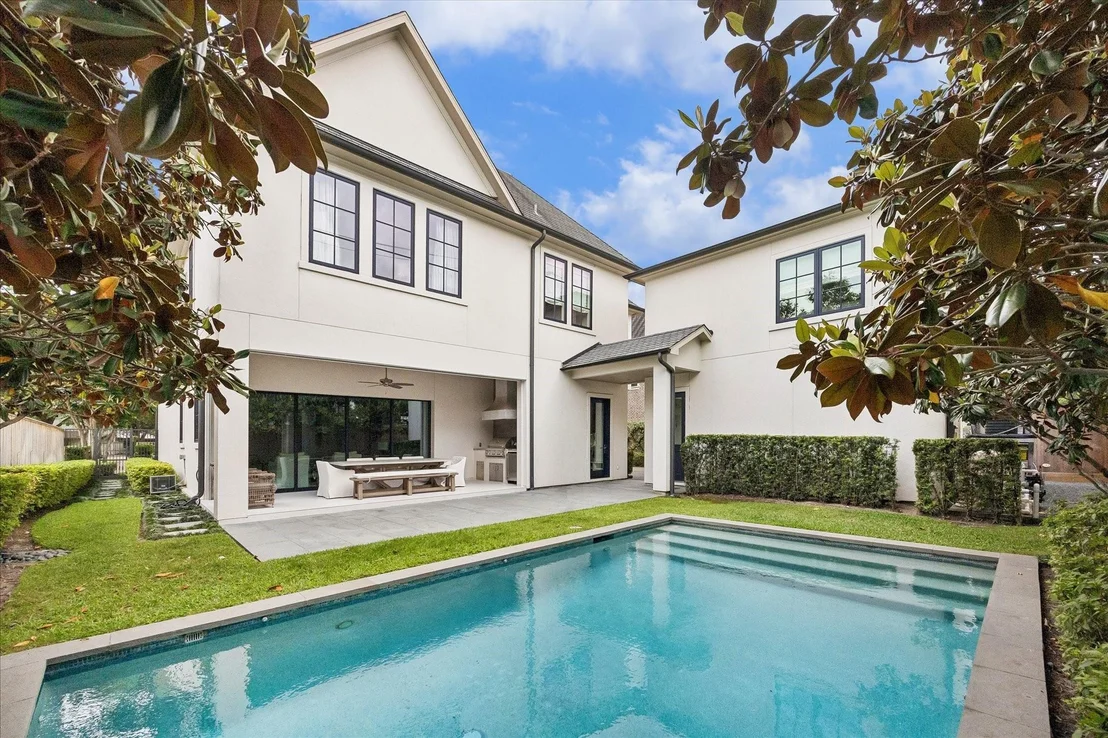 Photo of 2240 Del Monte Drive