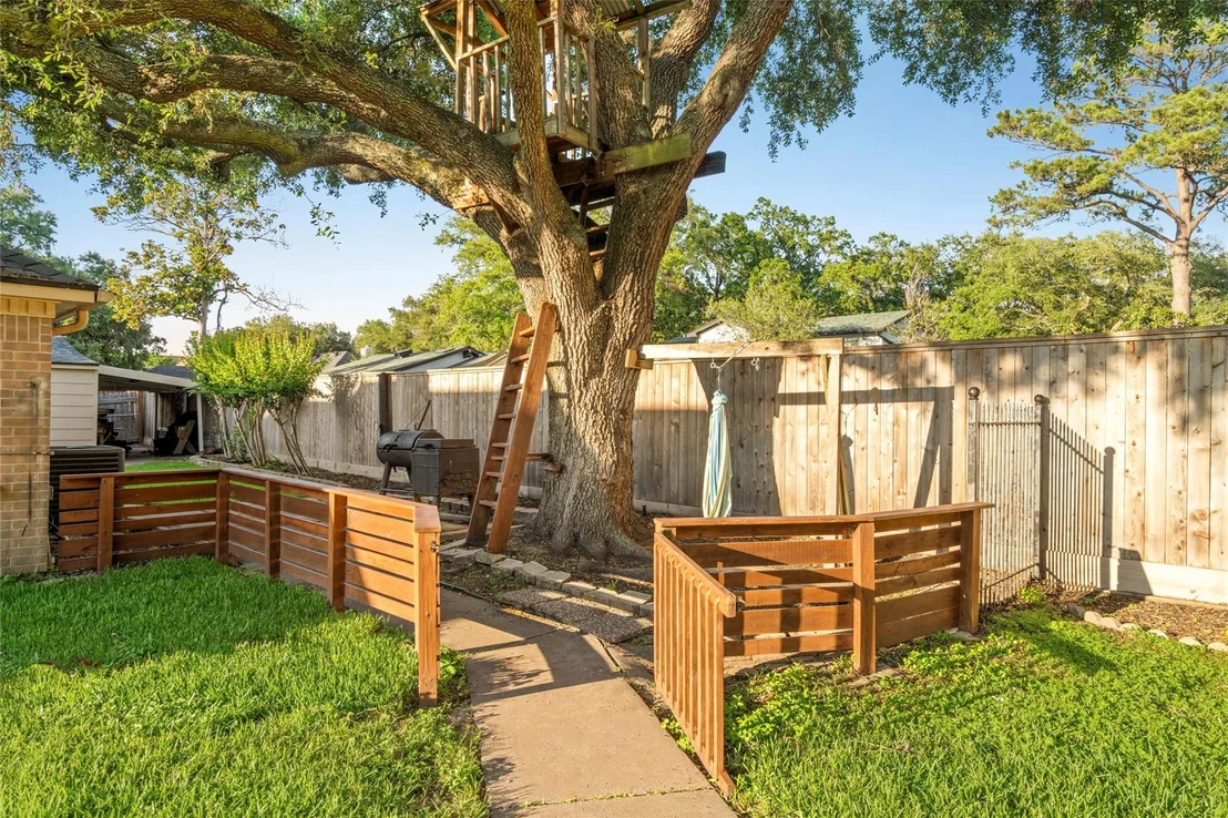 Photo of 6707 Cedar Street