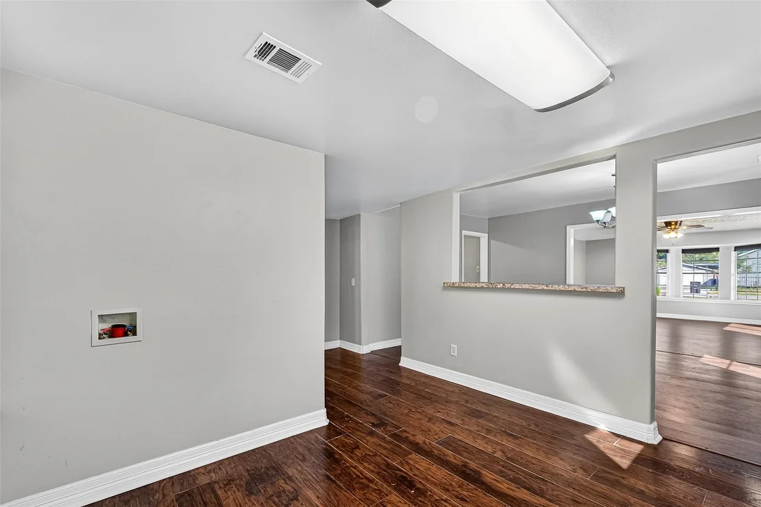 Photo of 4034 Caplin Street
