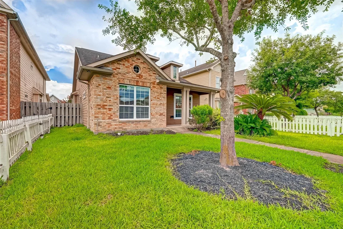 Photo of 7130 Pavilion Drive