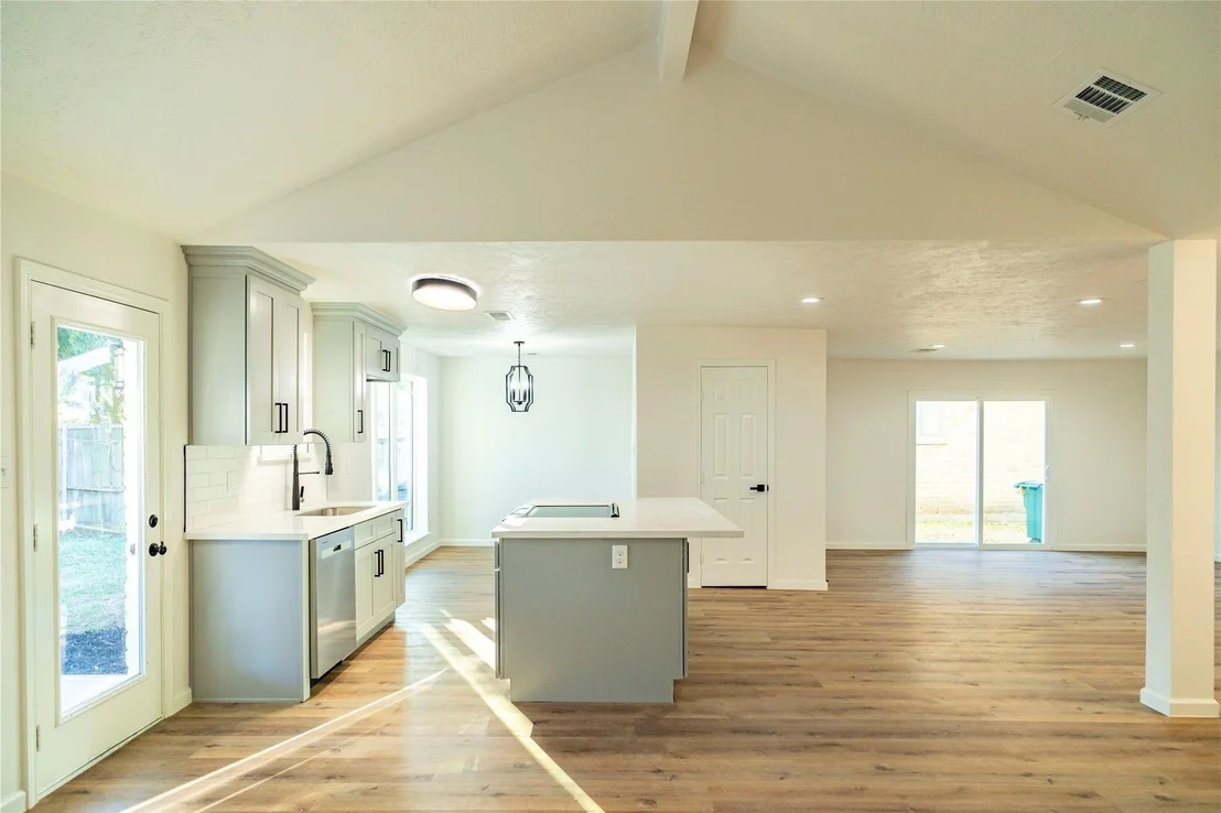 Photo of 10907 Sharpview Drive