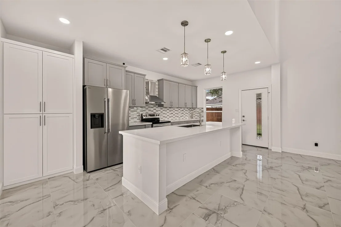Photo of 2111 Pinecreek Pass Lane