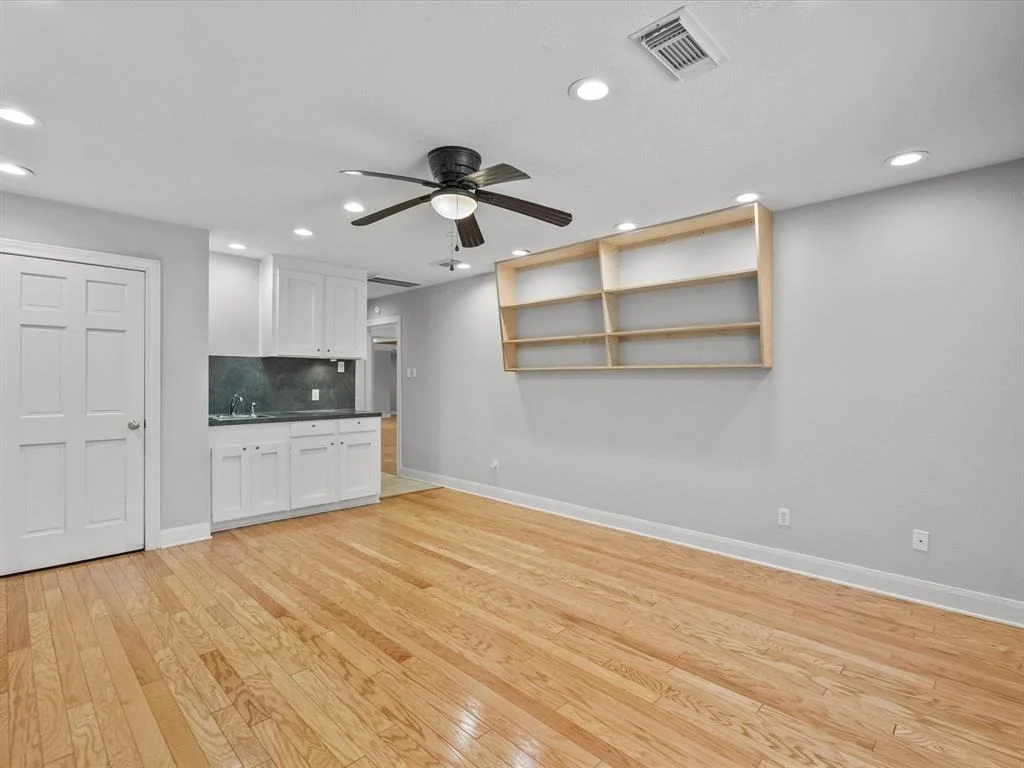Photo of 5401 Palm Drive