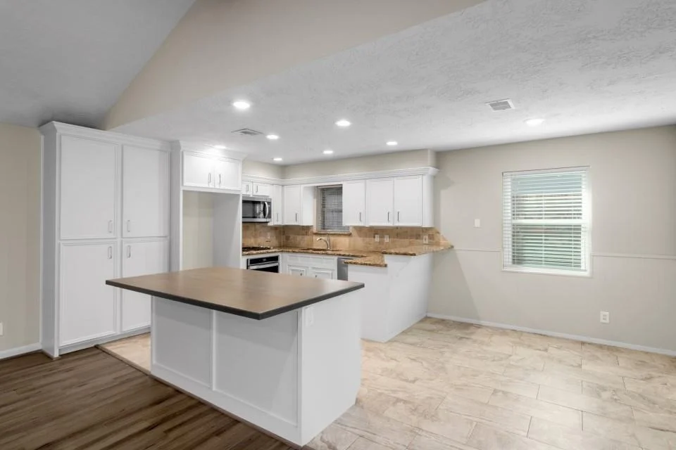 Photo of 5618 Willowbend Boulevard