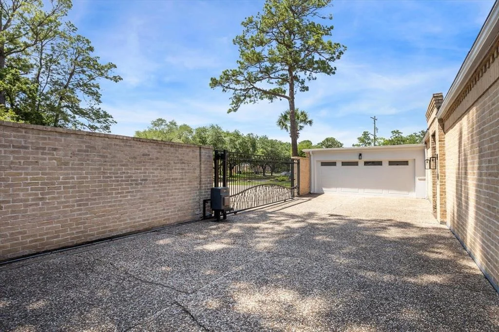 Photo of 250 Gessner Road