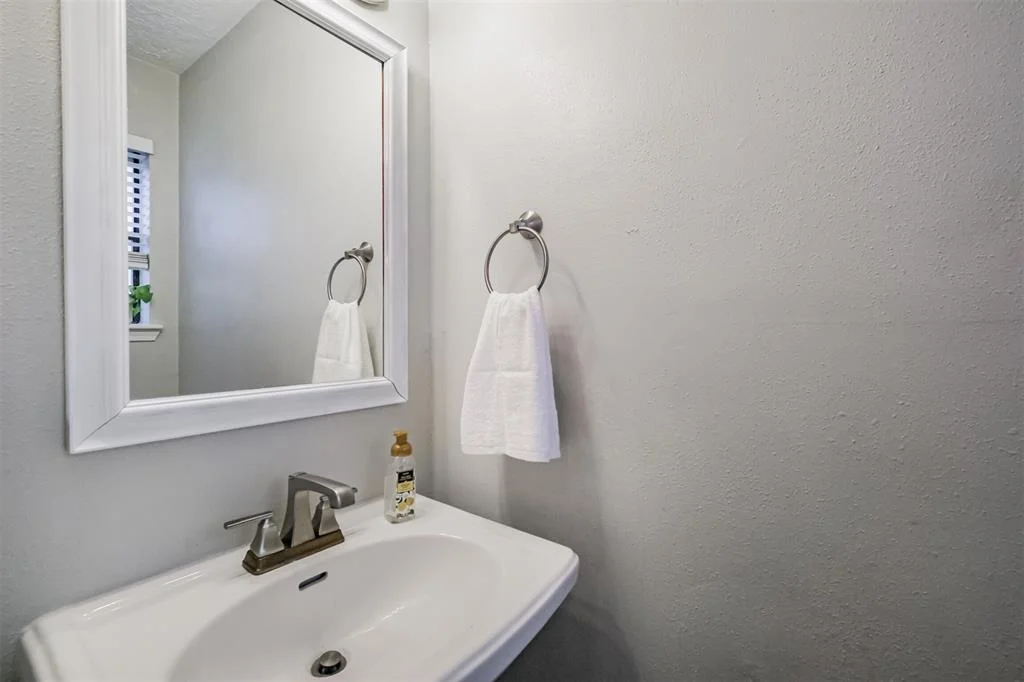 Photo of 16011 Southampton Drive