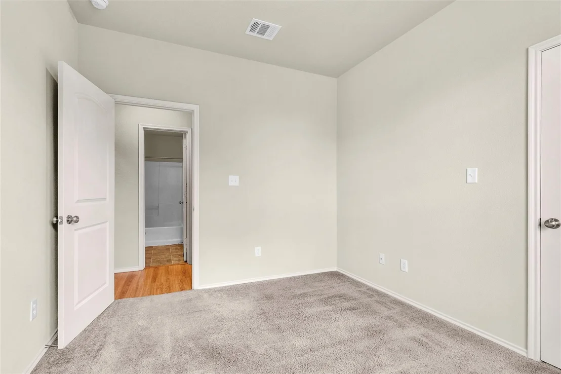 Photo of 704 Mockingbird Street