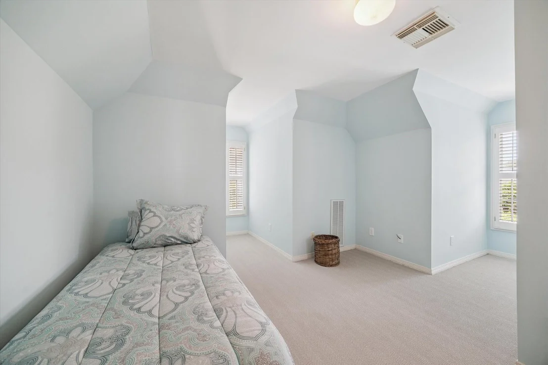 Photo of 5565 Tilbury Drive
