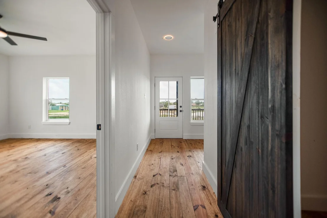 Photo of 809 W Taylor Avenue