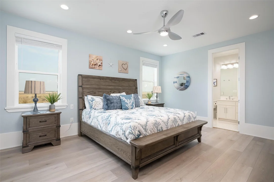 Photo of 2425 Audubon Avenue