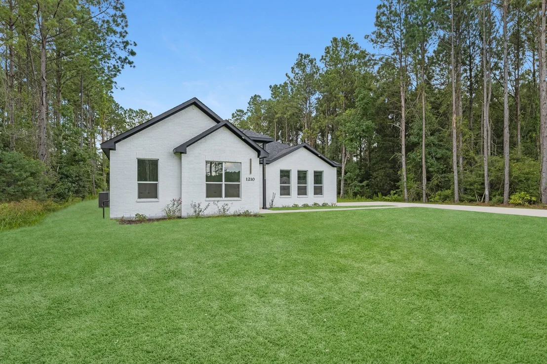 Photo of 1210 Road 6604