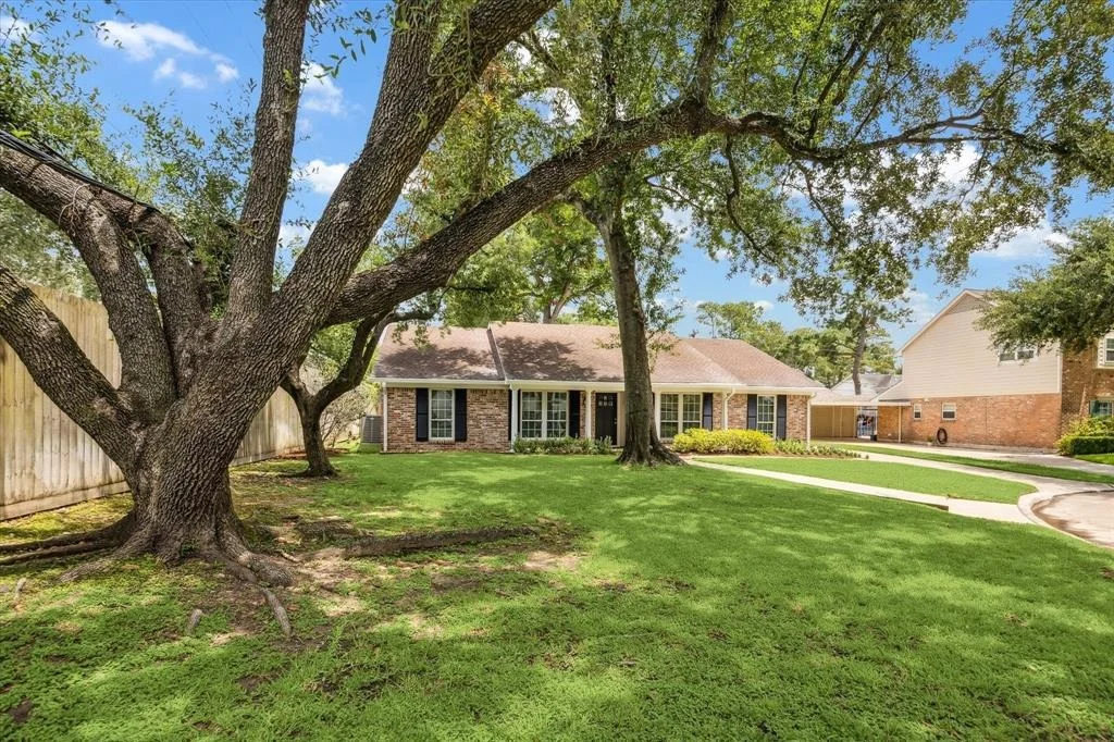 Photo of 14022 Taylorcrest Road