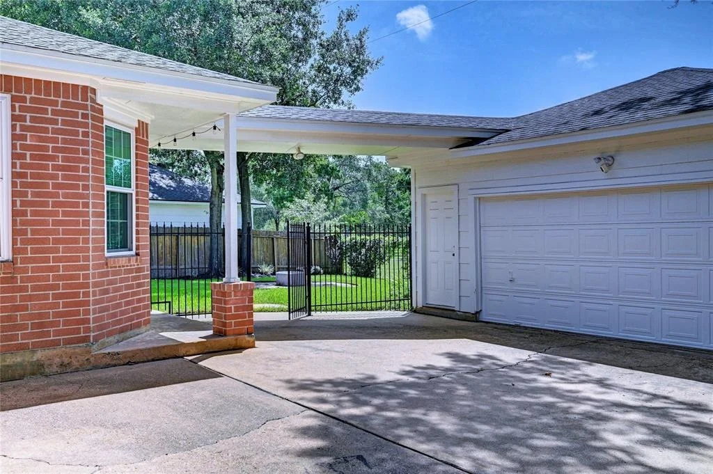 Photo of 7611 Heathrow Lane