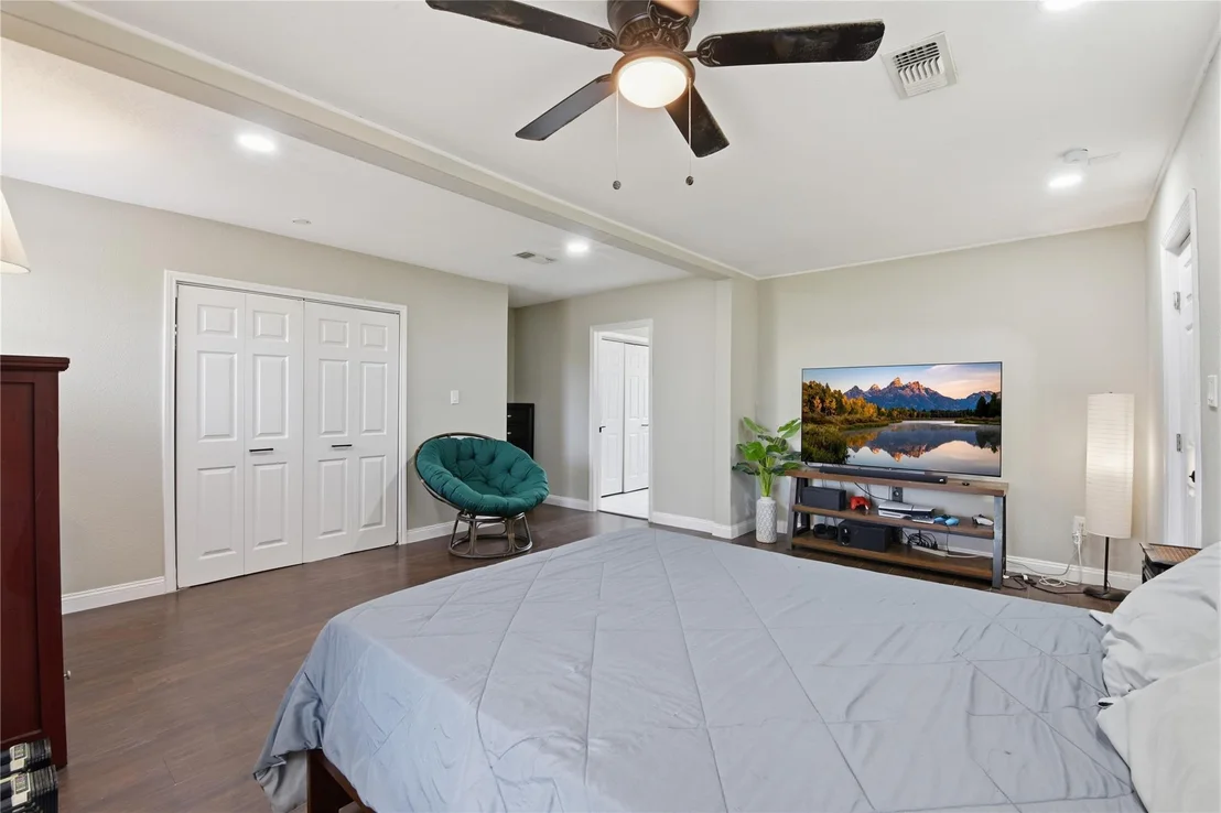Photo of 2217 Creston Drive