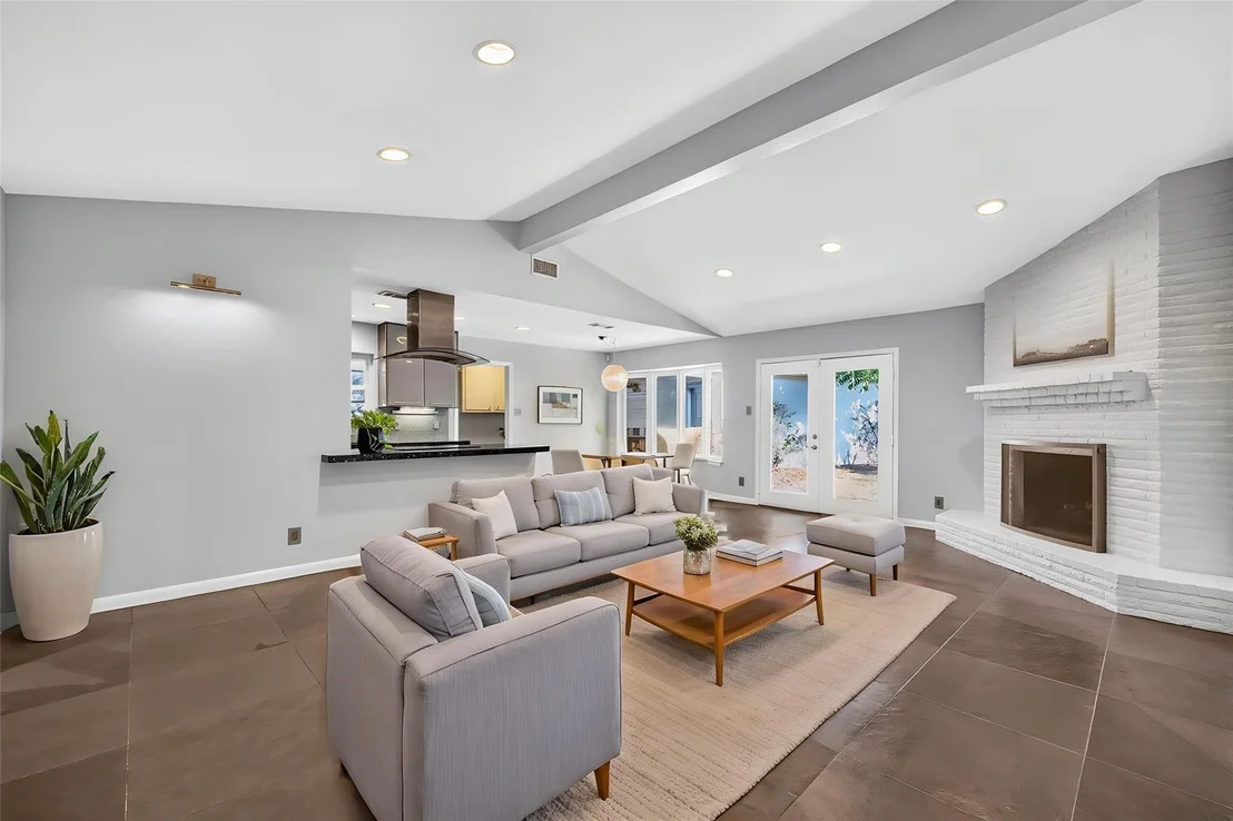 Photo of 5938 Claridge Drive