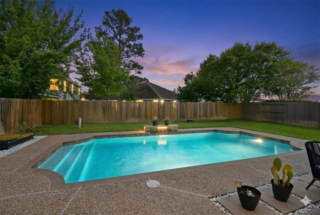 Photo of 5615 Edgewood Place Drive