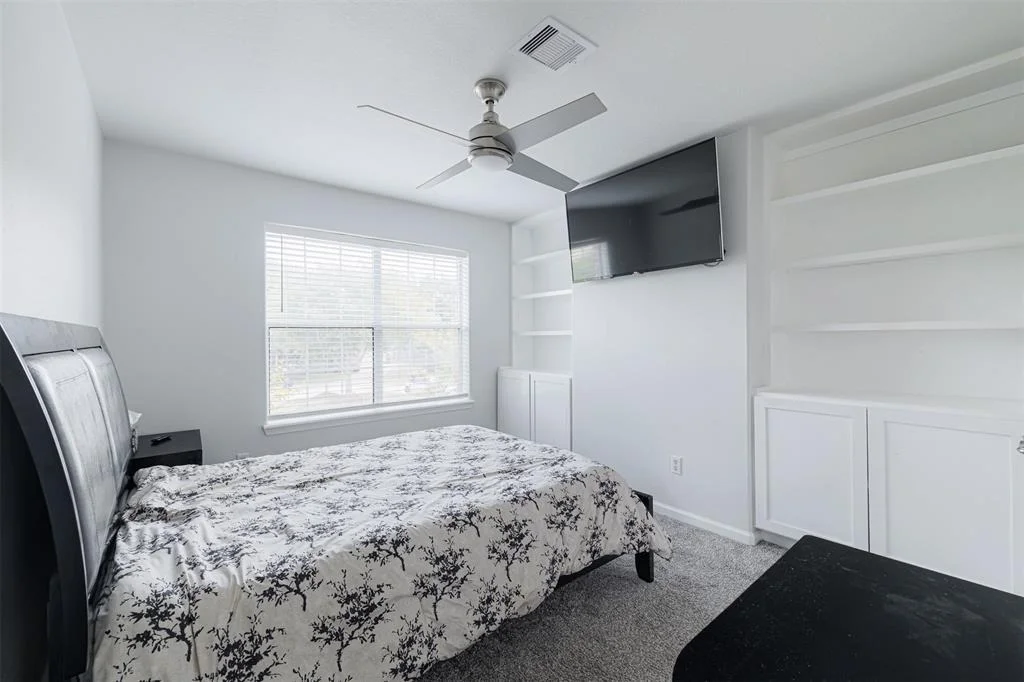 Photo of 5902 Deerfield Court