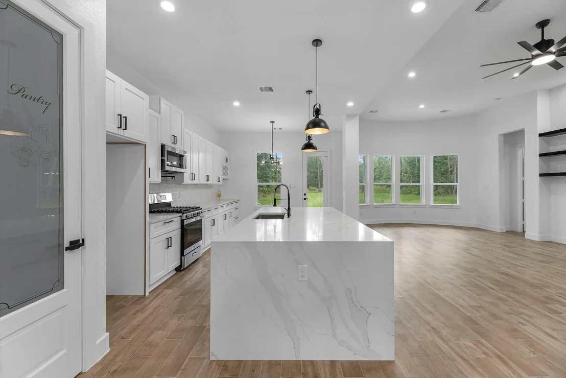 Photo of 1210 Road 6604