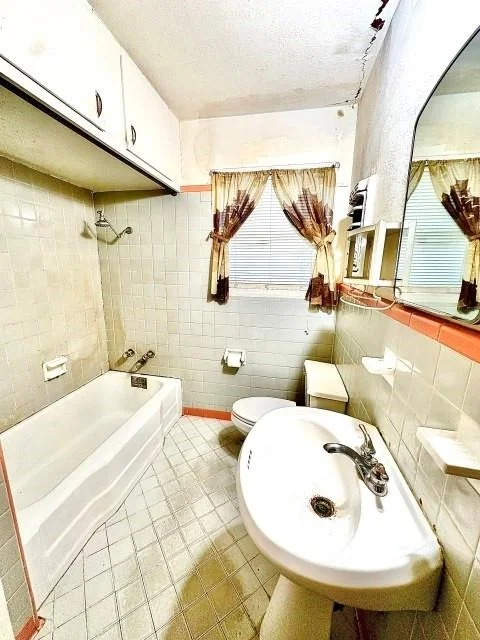 Photo of 515 Vaky Street