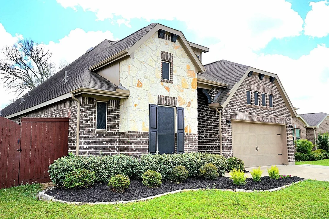 Photo of 704 Shadow Bend