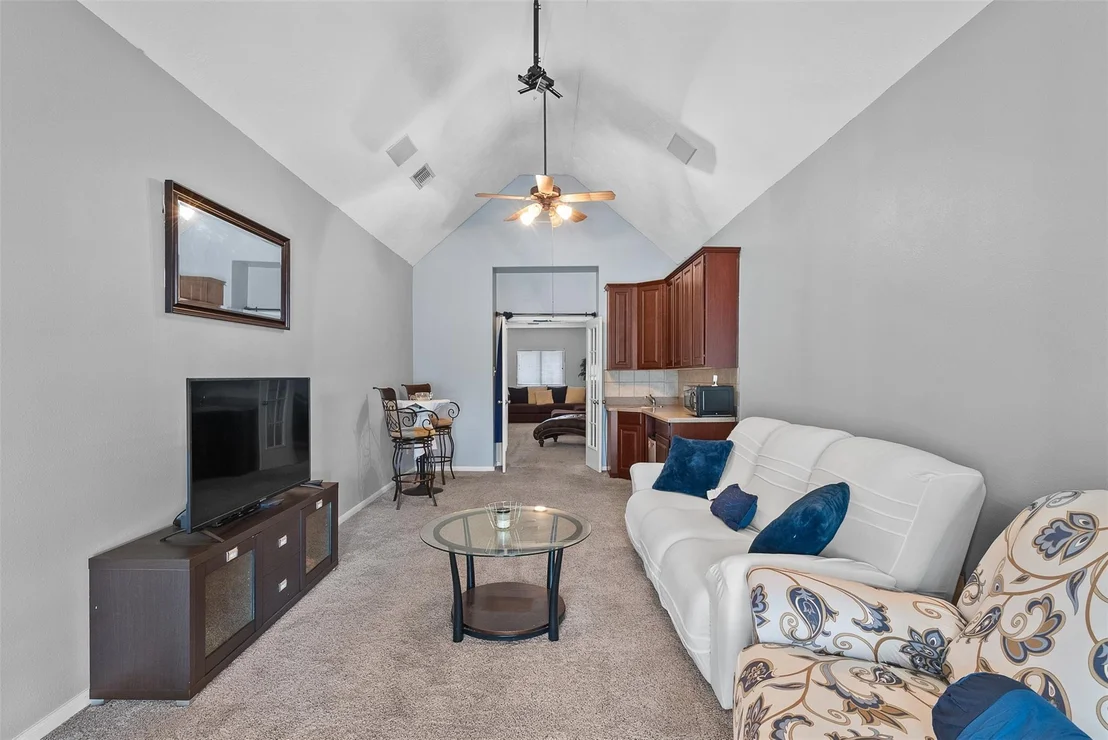 Photo of 1012 Walnut Pointe