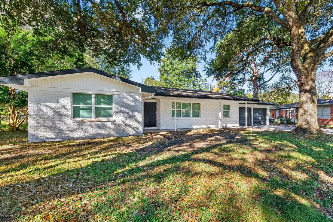 Photo of 105 Longridge Drive
