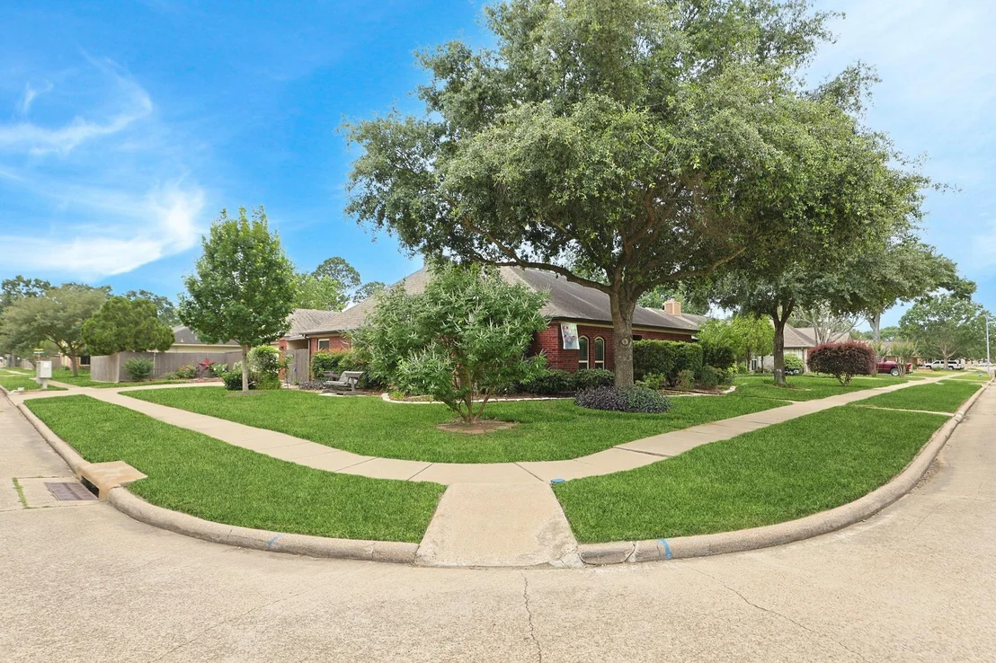 Photo of 19915 Brandon Oaks Way