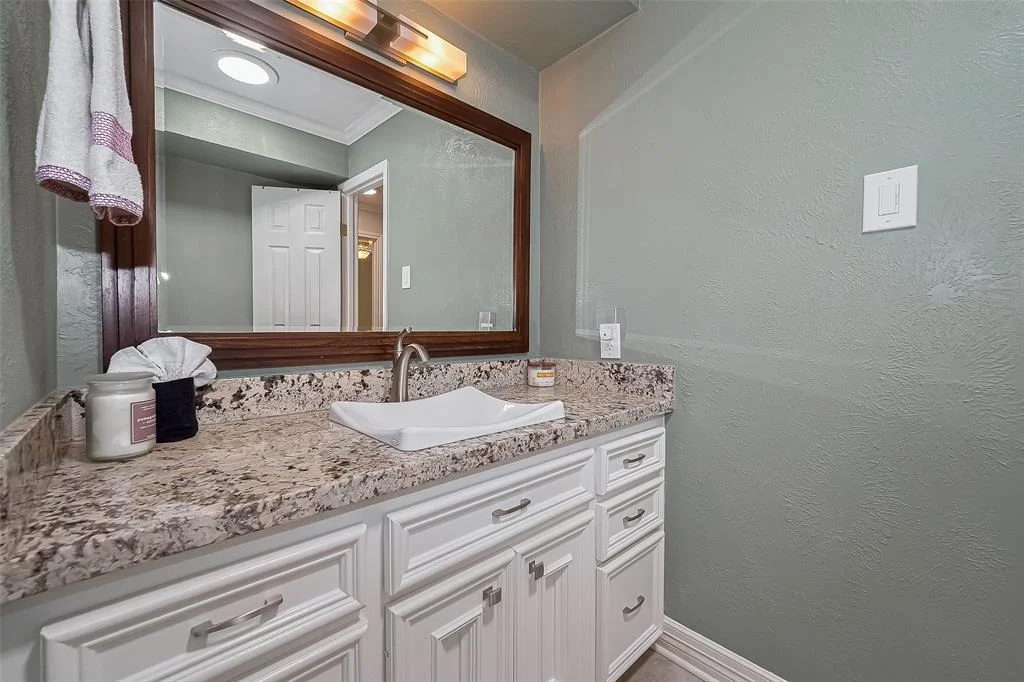 Photo of 12806 Lakecrest Drive