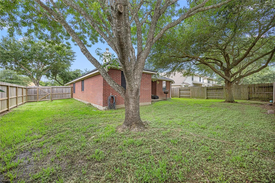 Photo of 212 Silverbrook Lane