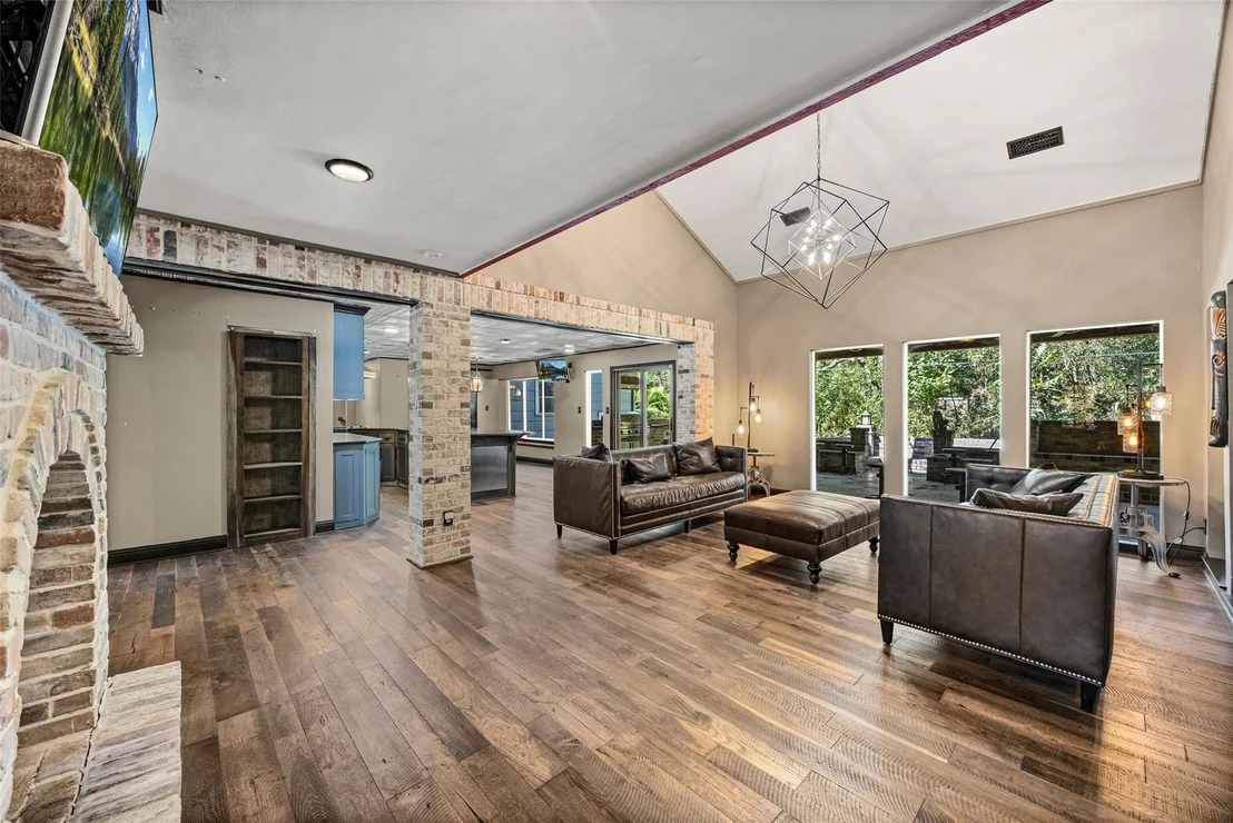 Photo of 1906 Castlerock Drive