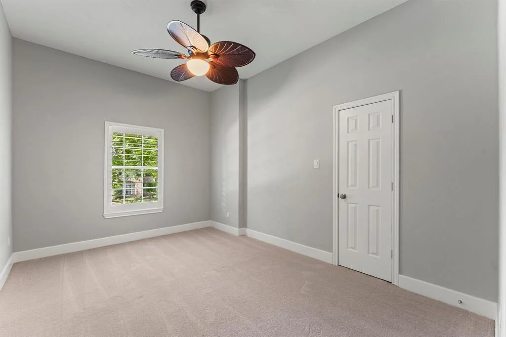 Photo of 54 E Coldbrook Circle