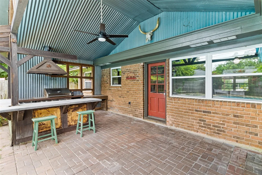 Photo of 1413 Lawn Drive