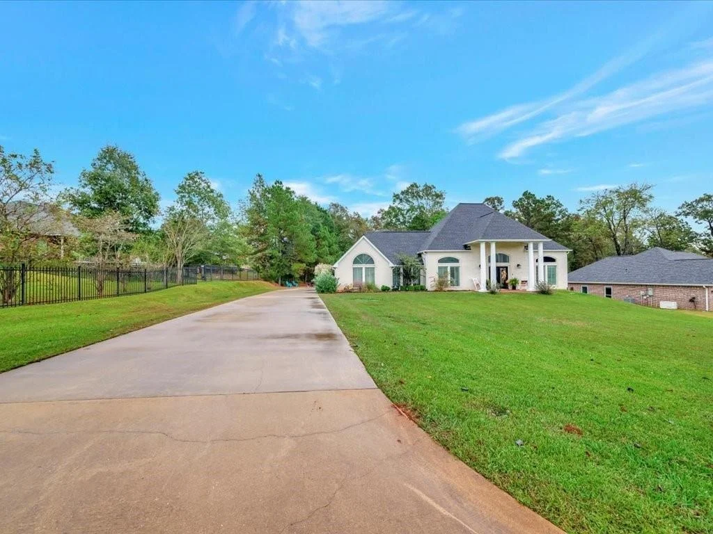 Photo of 325 Spring Creek Drive