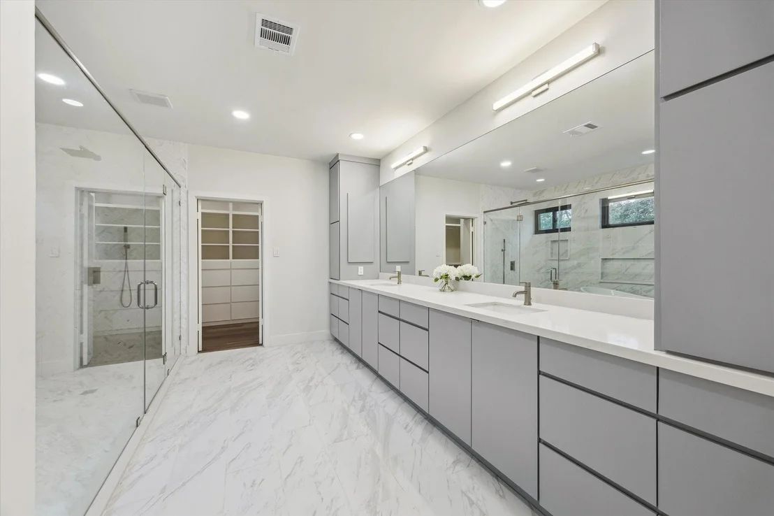 Photo of 6348 Vanderbilt Street