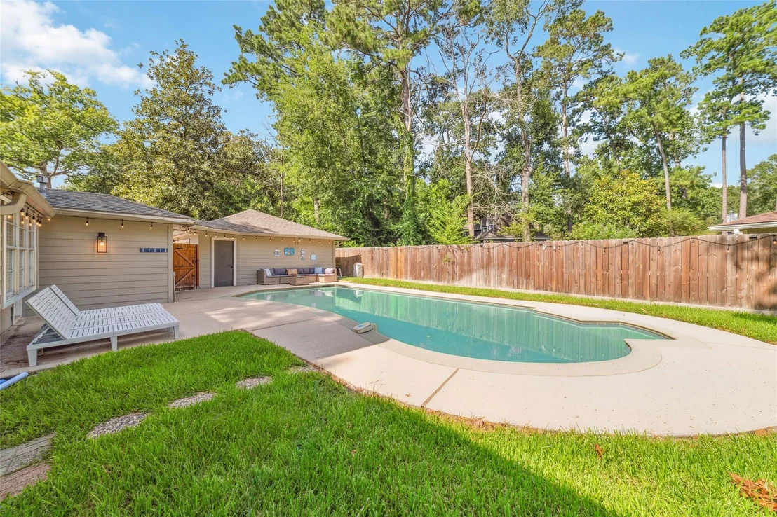 Photo of 563 Landfall Ln