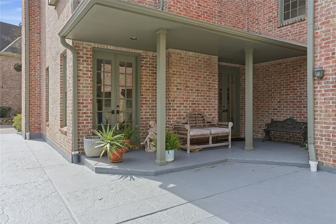Photo of 207 Sugarberry Circle