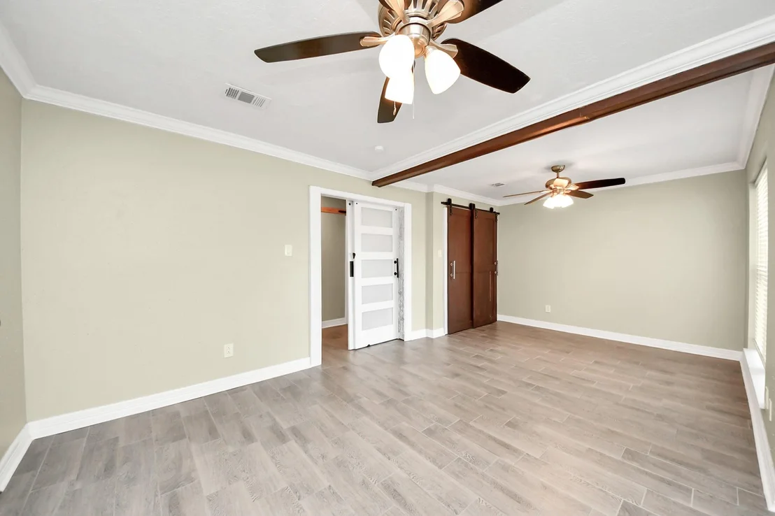 Photo of 1104 N Heron Drive