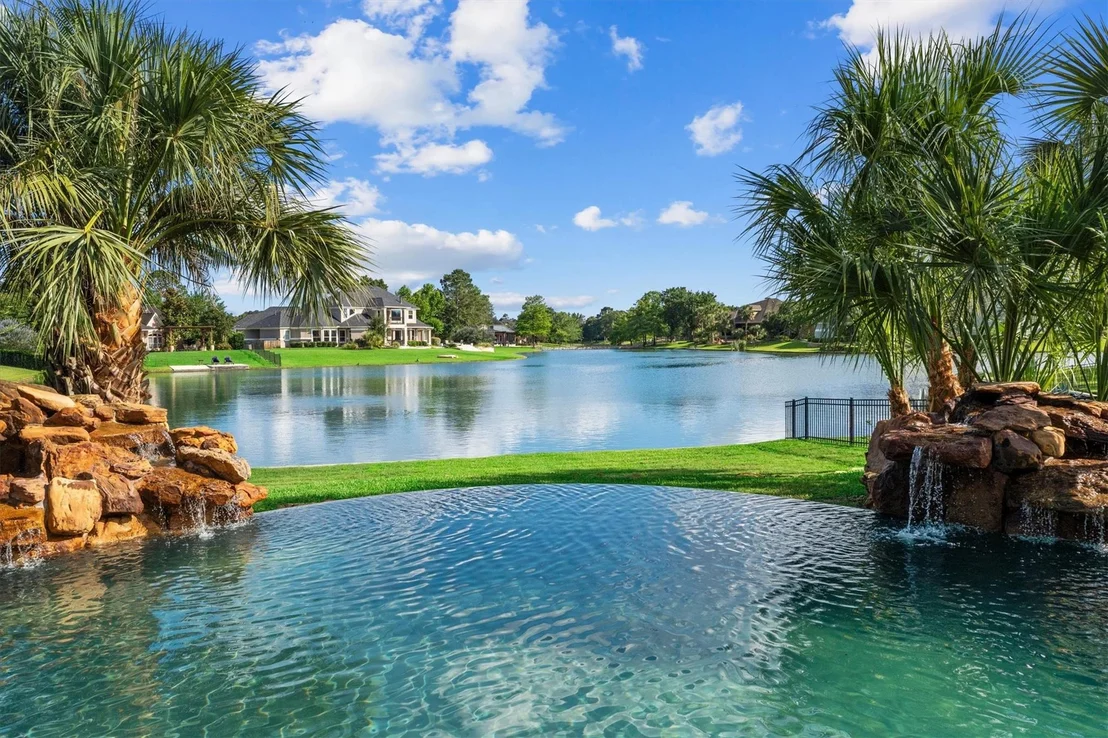 Photo of 15307 Hilltop View Drive