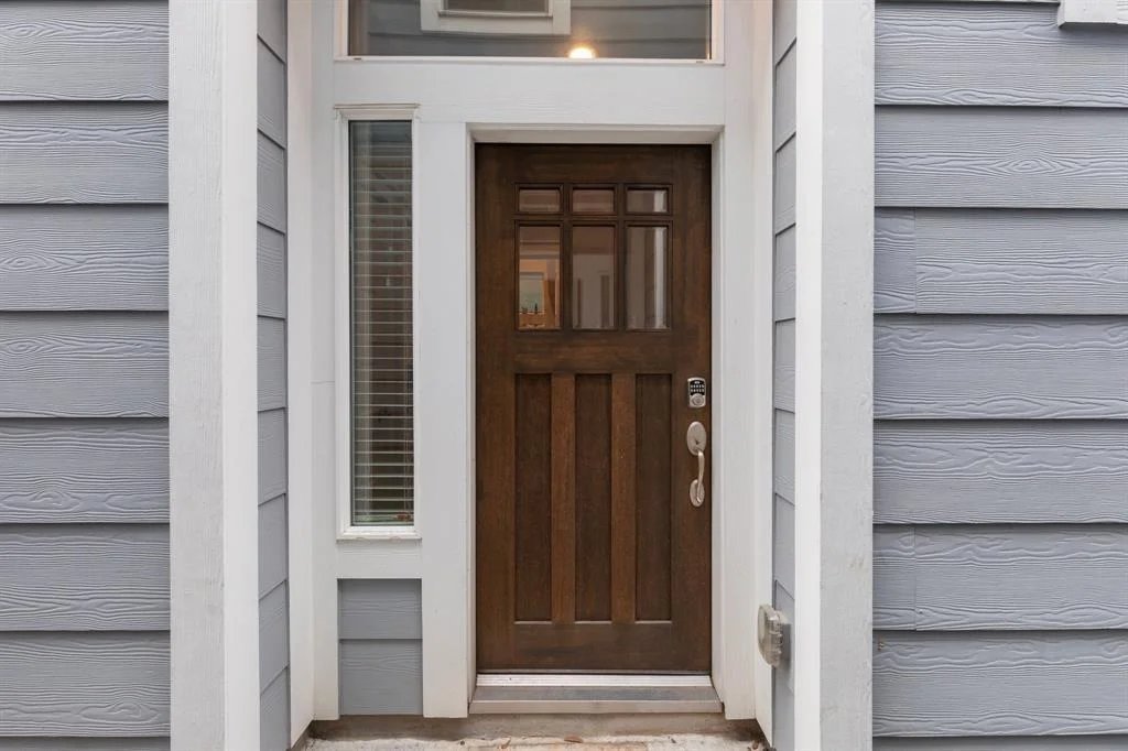 Photo of 5244 Larkin Street