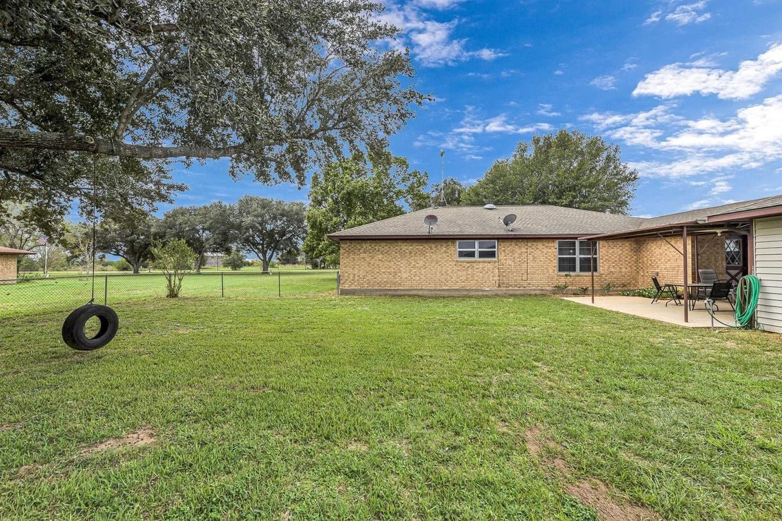 Photo of 1181 Schmidt Road