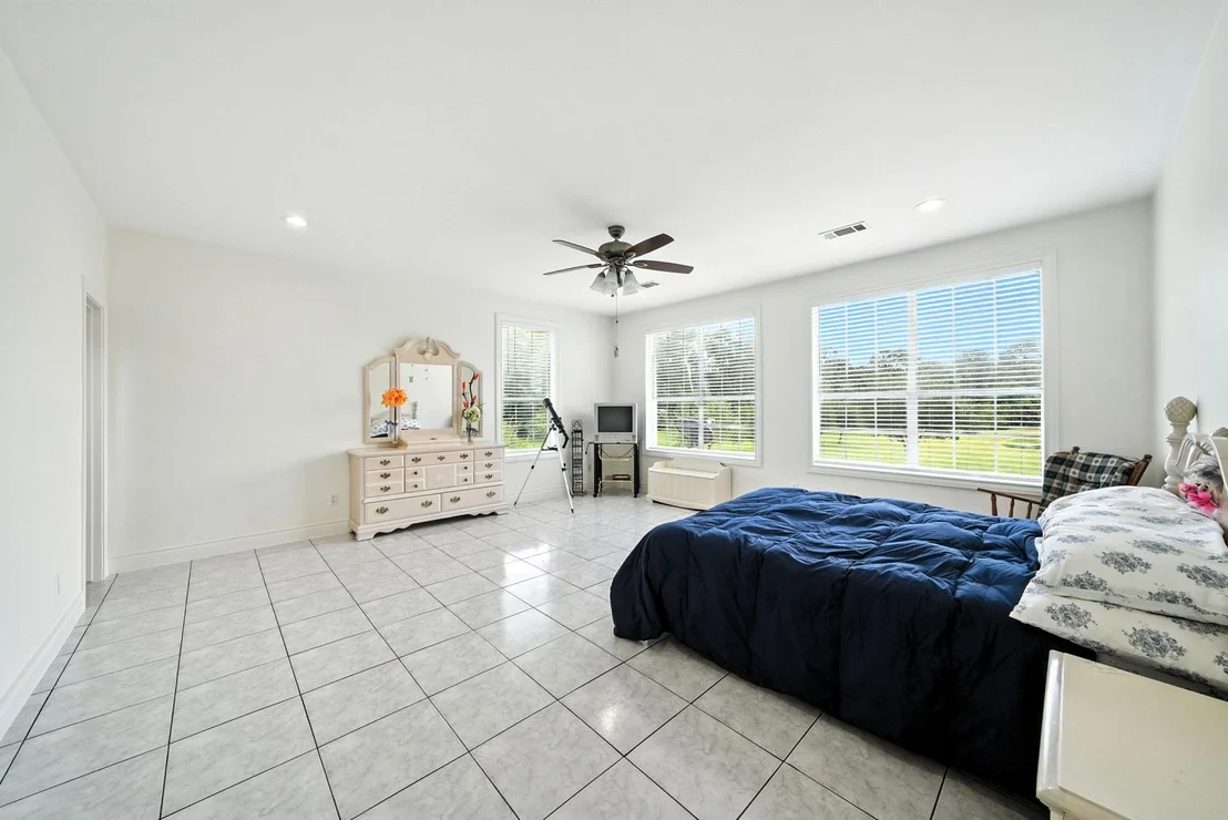 Photo of 15402 Long Road